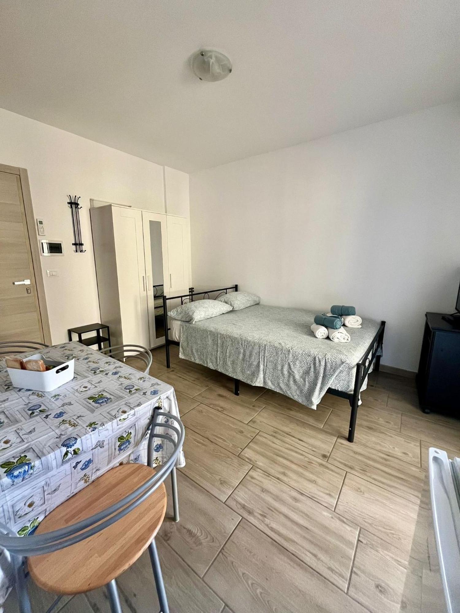 Il Gattino Di Porto - Apt 3 - Monolocale Veranda Piscina Імперія Екстер'єр фото