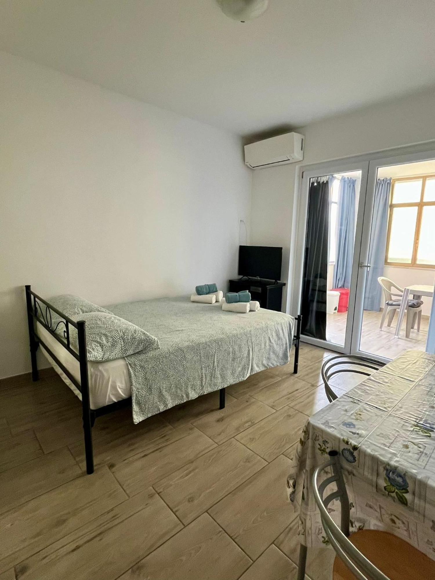 Il Gattino Di Porto - Apt 3 - Monolocale Veranda Piscina Імперія Екстер'єр фото