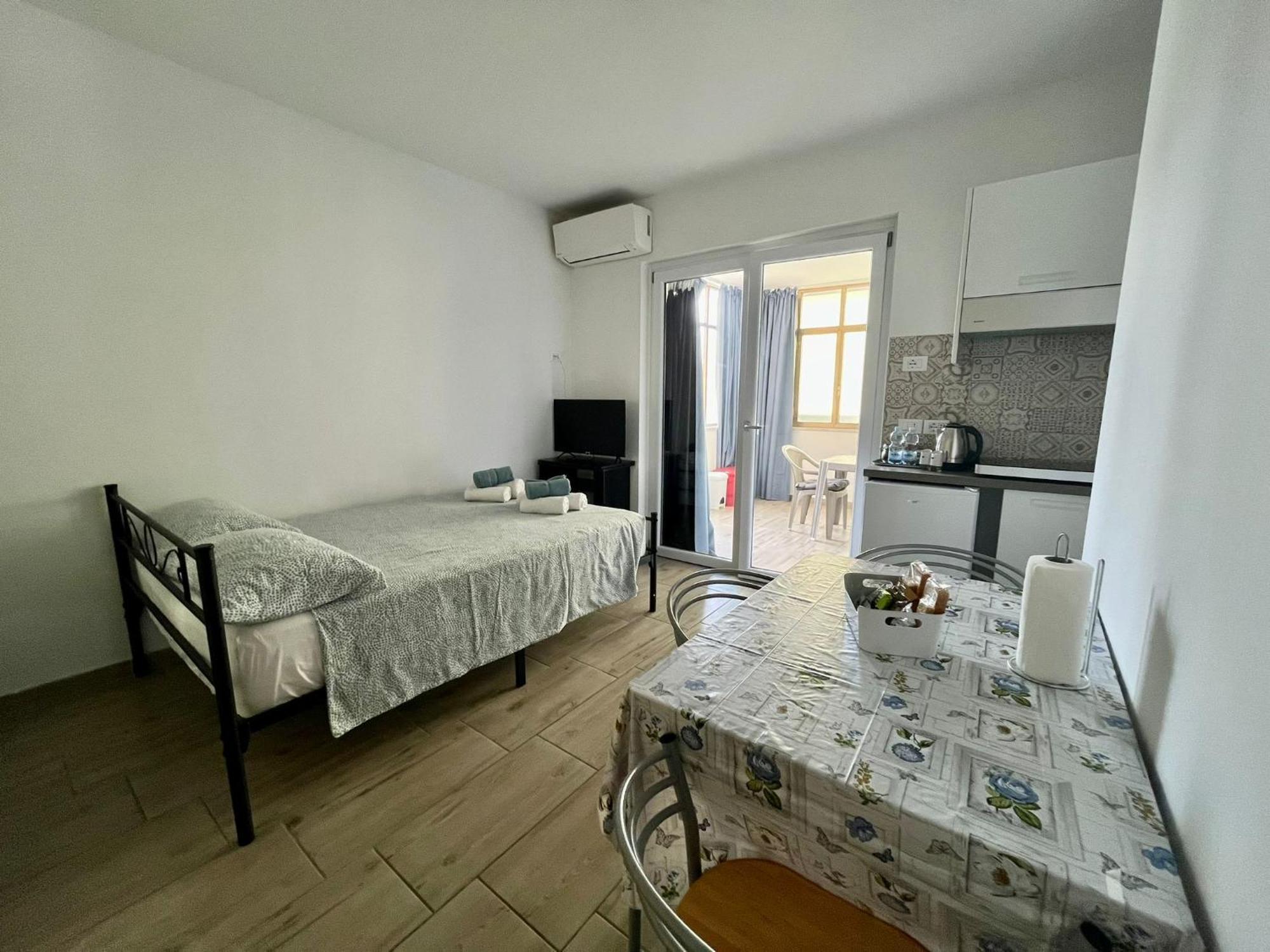Il Gattino Di Porto - Apt 3 - Monolocale Veranda Piscina Імперія Екстер'єр фото