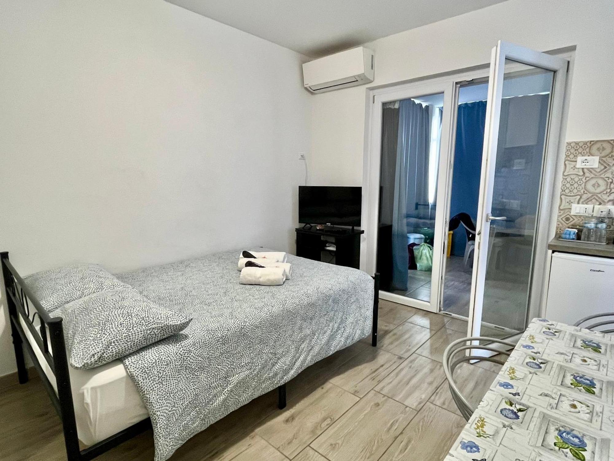 Il Gattino Di Porto - Apt 3 - Monolocale Veranda Piscina Імперія Екстер'єр фото